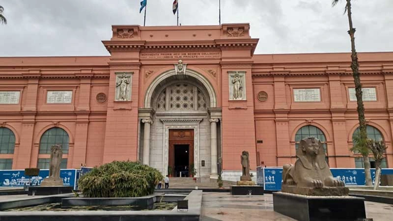 Museo Egizio del Cairo visitato durante l’escursione al Cairo da Sharm in aereo con guida italiana