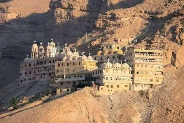 Monastero di Sant’Antonio nel deserto orientale d’Egitto – Escursione da Hurghada