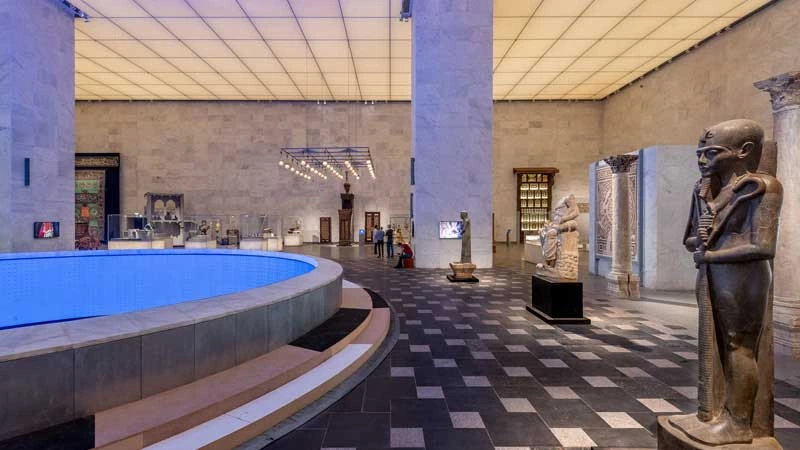 Interno del Museo Egizio del Cairo durante l’escursione Cairo Sharm El Sheikh 2 giorni in aereo