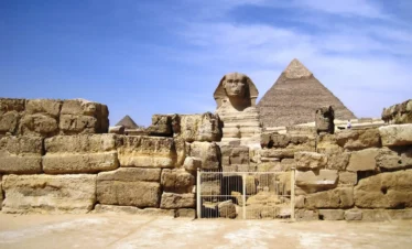 Escursione di due giorni da Hurghada al Cairo in aereo con visita alle Piramidi di Giza alla Sfinge e al Museo Egizio