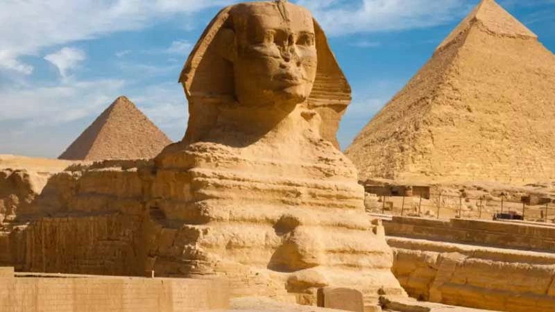 Sfinge e Piramidi di Giza durante l’escursione al Cairo da Sharm in aereo con guida italiana