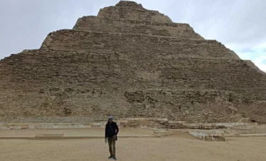 Piramide a gradoni di Sakkara – visita durante escursione Cairo Sharm El Sheikh 2 giorni in