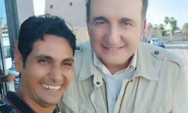 Wael Rasmy proprietario di Egitto Unico insieme a Roberto Giacobbo durante l’escursione a Luxor da Sharm El Sheikh in aereo