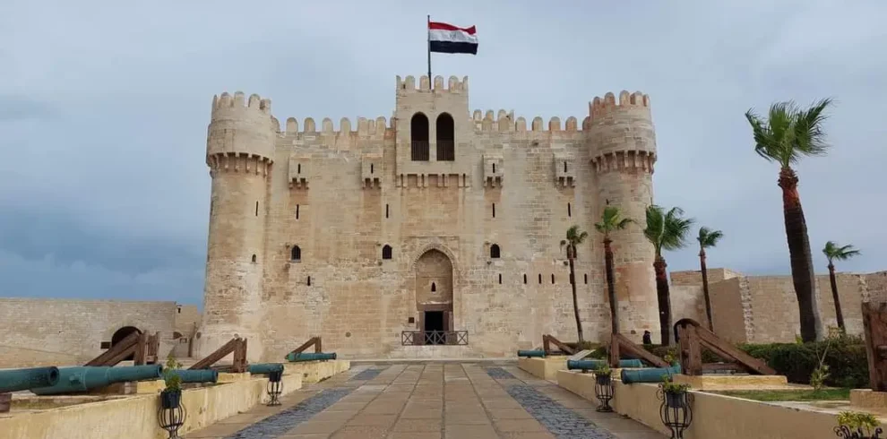 La Fortezza di Qaitbey ad Alessandria visitata durante la gita in auto privata dal Cairo con guida italiana