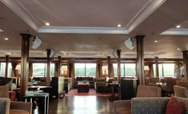 Salone interno della nave da crociera M/S Magic 1 e M/S Magic 2 sulla Crociera sul Nilo 4 giorni 3 notti da Assuan a Luxor