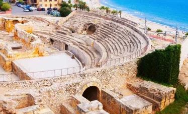 Il Teatro Romano di Alessandria visitato durante la gita in auto privata dal Cairo con guida italiana