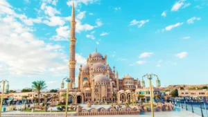 Moschea Al Sahaba a Sharm el Sheikh in inverno 2026 con cielo azzurro